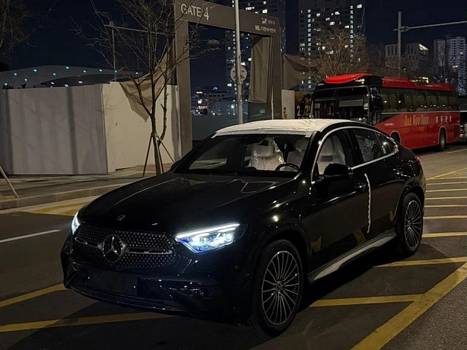 Mercedes-Benz GLC coupe Черный Non metallic фото 1