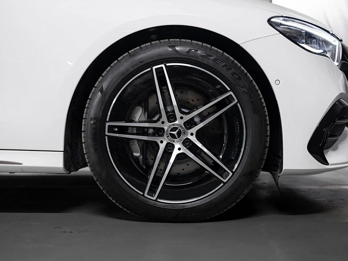 Mercedes-Benz E-Класс Белый Non metallic фото 9