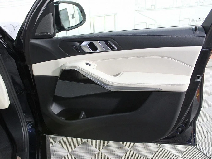 BMW X5 2019 3.0d AT 4WD (265 л.с.) фото 29