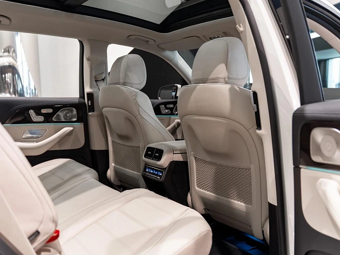 Mercedes-Benz GLS Белый Non metallic фото 9