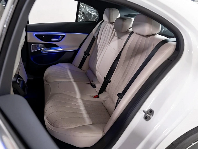 Mercedes-Benz E-Класс Белый Non metallic фото 10