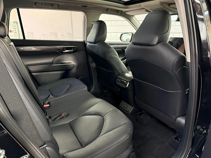 Toyota Highlander Черный Non metallic фото 15