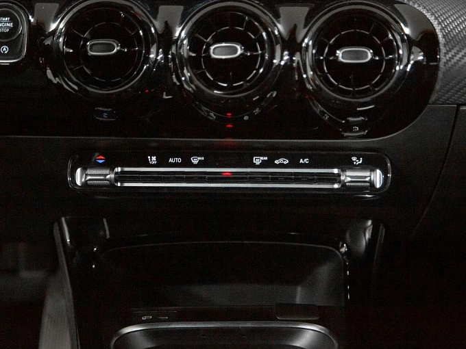 Mercedes-Benz A-Класс 2019 200 1.3 AMT (150 л.с.) фото 15