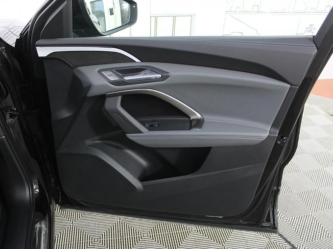 Audi Q5 Черный Non metallic фото 18
