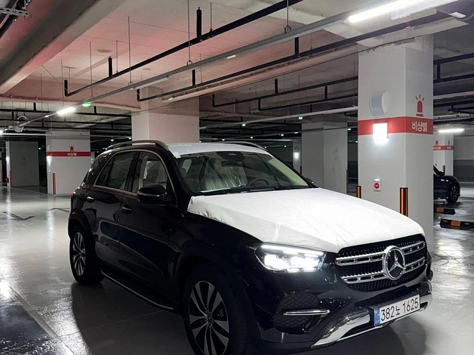 Mercedes-Benz GLE Черный Non metallic фото 1