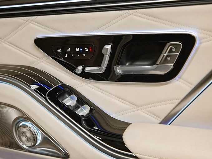 Mercedes-Benz Maybach S-Класс Черный Non metallic фото 18