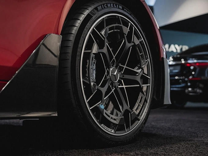 Mercedes-Benz AMG PureSpeed Красный Non metallic фото 13