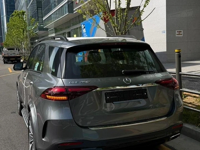 Mercedes-Benz GLE Черный Non metallic фото 3