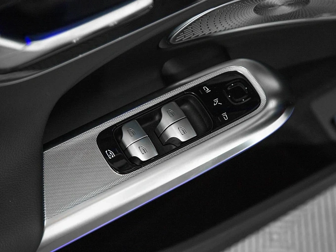 Mercedes-Benz E-Класс Белый Non metallic фото 19