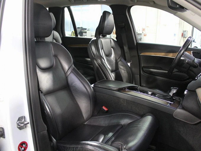 Volvo XC90 2016 2.0d AT 4WD (5 мест) (235 л.с.) фото 13