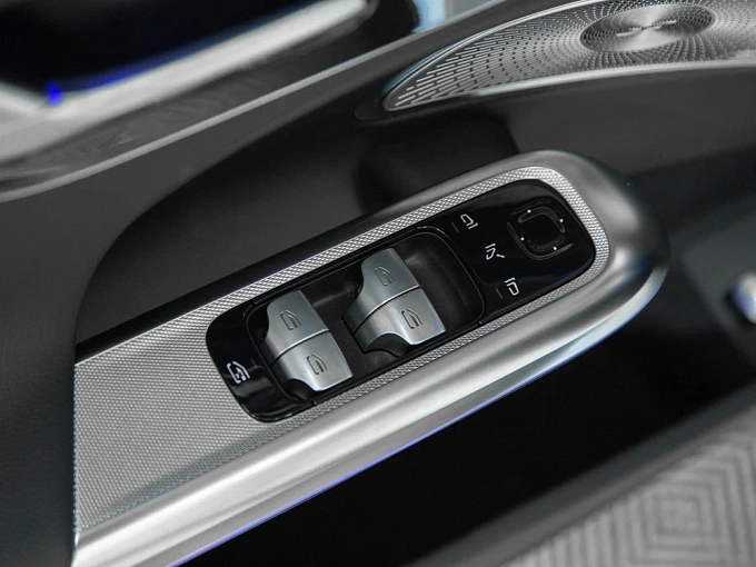 Mercedes-Benz E-Класс Белый Non metallic фото 22