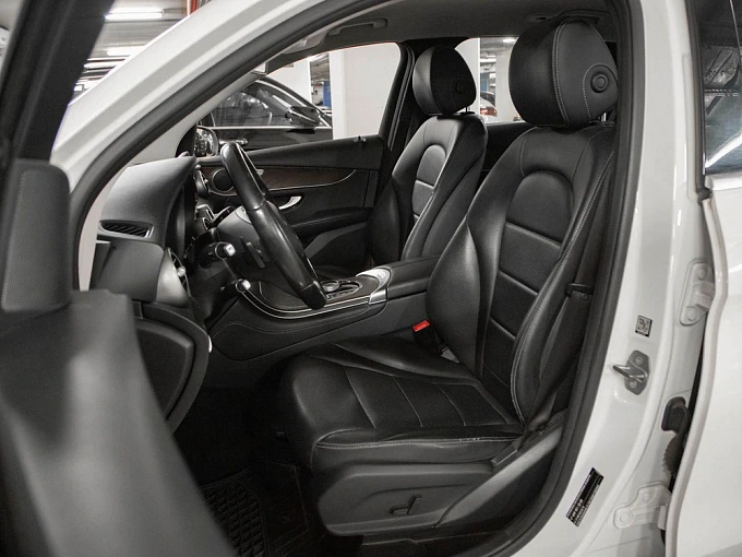 Mercedes-Benz GLC 2017 250 2.0 AT 4Matic (211 л.с.) фото 8