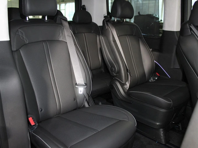Hyundai Staria Черный Non metallic фото 17