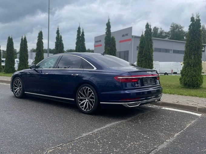 Audi A8 2018 3.0 AT 4WD (340 л.с.) фото 7