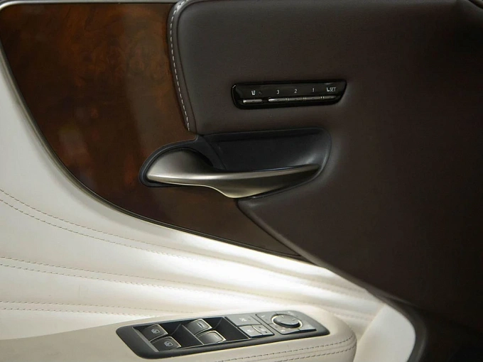 Lexus LS 2019 3.4 AT 4WD (417 л.с.) фото 6