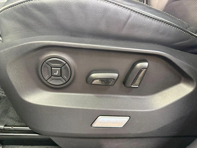 Volkswagen Touareg 2018 3.0d AT 4WD (249 л.с.) фото 20