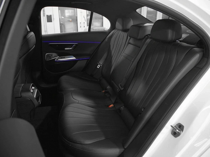 Mercedes-Benz E-Класс Белый Non metallic фото 16