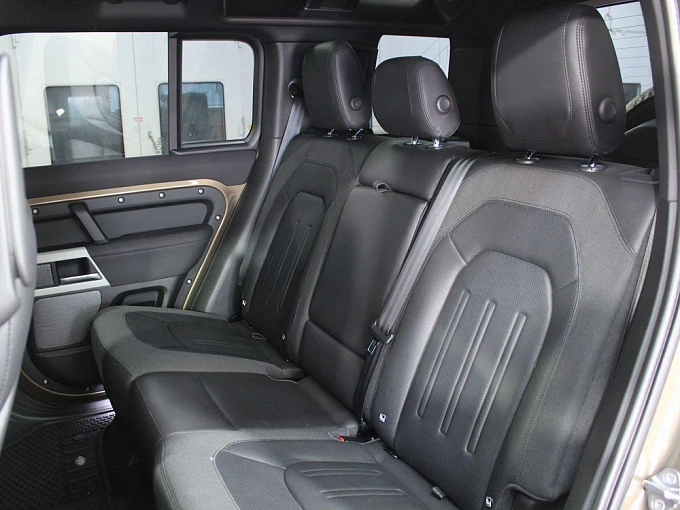 Land Rover Defender 2021 2.0d AT 4WD (200 л.с.) фото 14