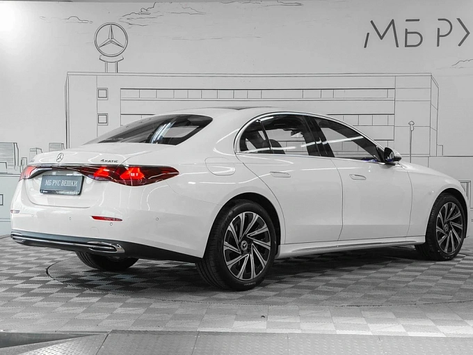 Mercedes-Benz E-Класс Белый Non metallic фото 6