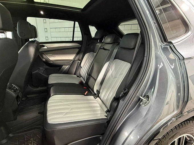 Volkswagen Tayron 2023 2.0 AMT 4WD (220 л.с.) фото 16