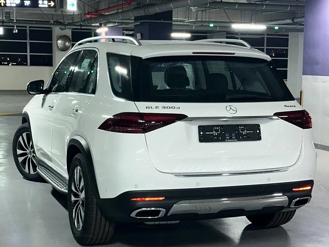 Mercedes-Benz GLE Белый Non metallic фото 2