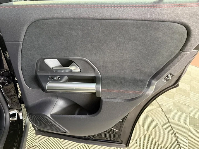 Mercedes-Benz GLA Черный Non metallic фото 29