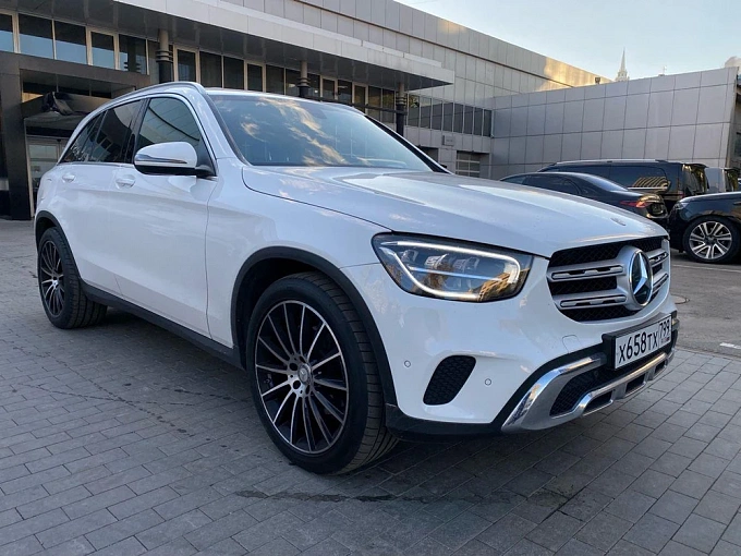 Mercedes-Benz GLC 2021 200 2.0 AT 4Matic (197 л.с.) фото 3