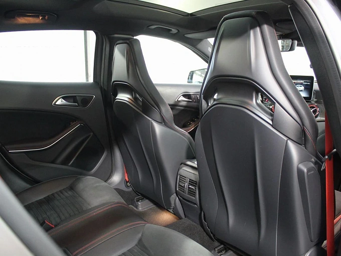Mercedes-Benz GLA AMG 2017 45 AMG 2.0 AMT 4Matic (381 л.с.) фото 16