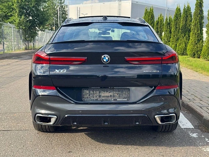 BMW X6 2023 3.0 AT 4WD (381 л.с.) фото 12