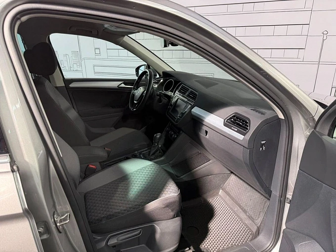 Volkswagen Tiguan 2017 2.0 AMT 4WD (180 л.с.) фото 26