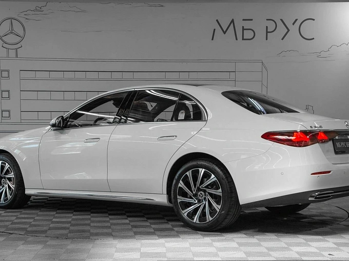 Mercedes-Benz E-Класс Белый Non metallic фото 4