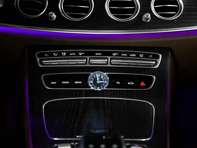 Mercedes-Benz E-Класс 2018 200 2.0 AT 4Matic (184 л.с.) фото 12
