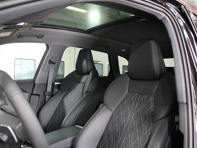 Audi Q5 Черный Non metallic фото 11