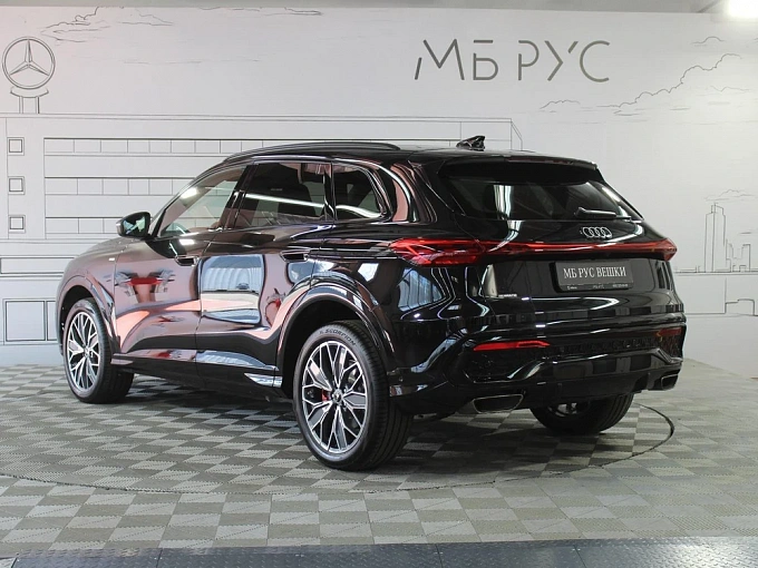 Audi Q5 Черный Non metallic фото 4