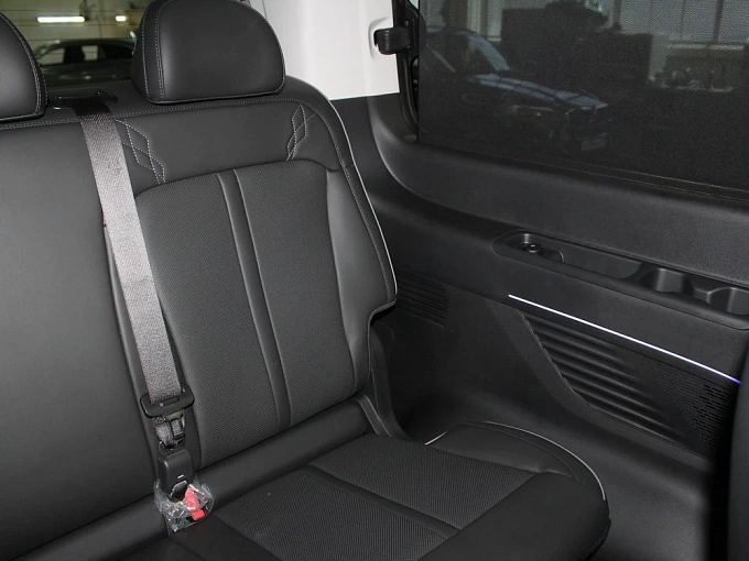 Hyundai Staria Черный Non metallic фото 18