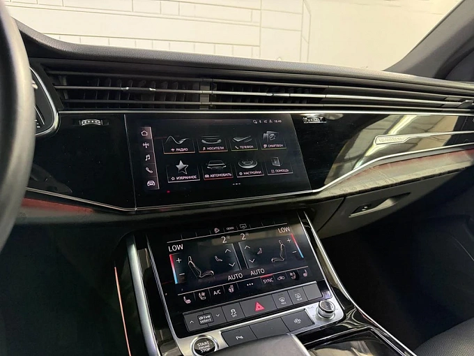 Audi Q8 2021 3.0d AT 4WD (249 л.с.) фото 25