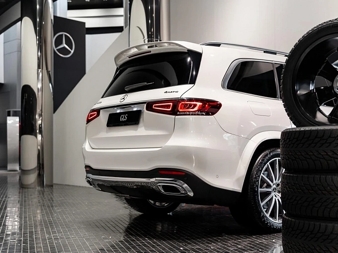 Mercedes-Benz GLS Белый Non metallic фото 15