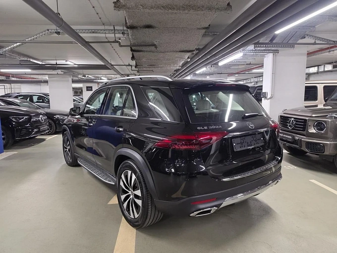 Mercedes-Benz GLE Черный Non metallic фото 4