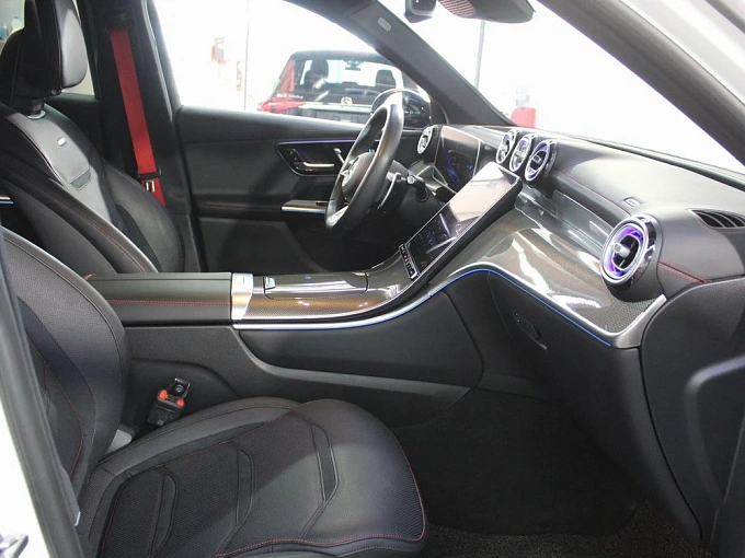 Mercedes-Benz GLC AMG 2024 2.0 AT 4WD (421 л.с.) фото 10