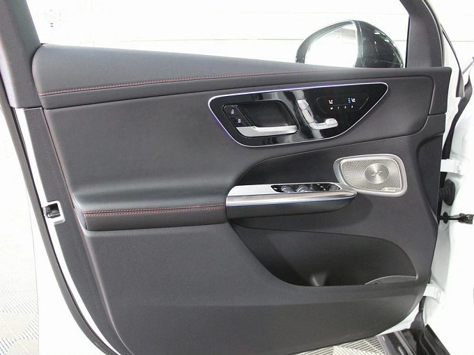 Mercedes-Benz GLC AMG 2024 2.0 AT 4WD (421 л.с.) фото 20