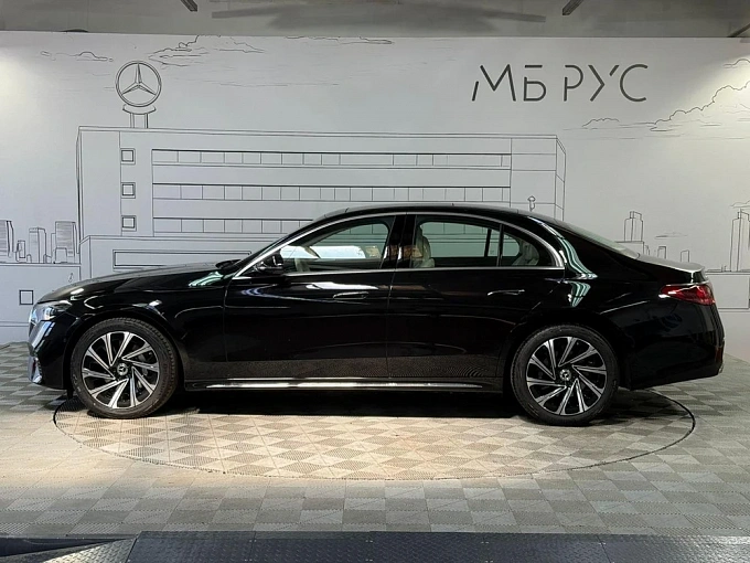 Mercedes-Benz E-Класс Черный Non metallic фото 3