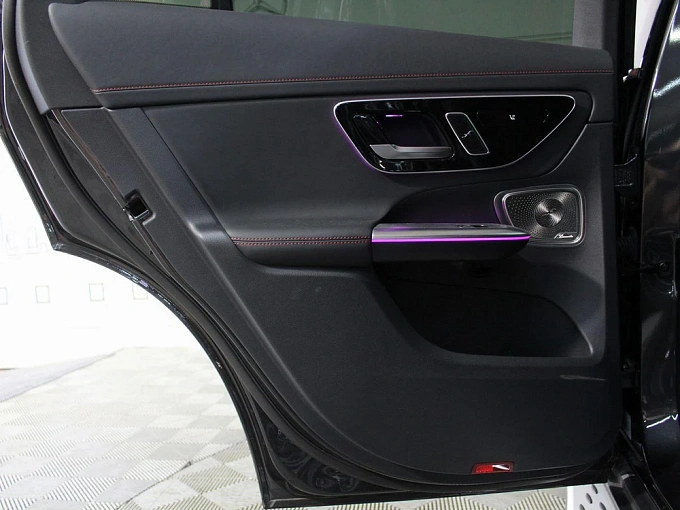 Mercedes-Benz GLC AMG 2024 2.0 AT 4WD (421 л.с.) фото 27