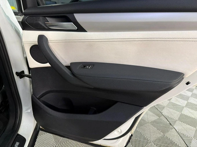 BMW X4 2015 2.0d AT 4WD (190 л.с.) фото 25