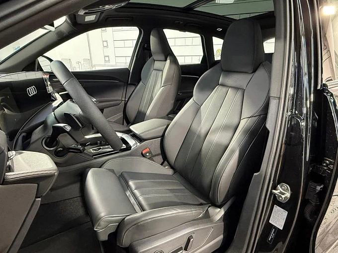 Audi Q5 Черный Non metallic фото 13