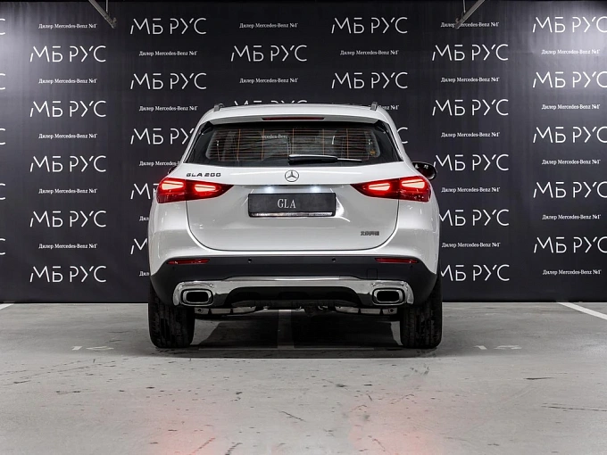 Mercedes-Benz GLA Белый Non metallic фото 4