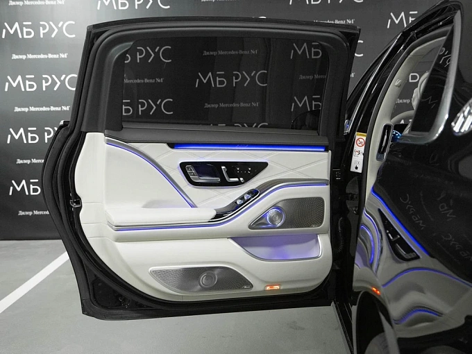 Mercedes-Benz Maybach S-Класс Черный Non metallic фото 32