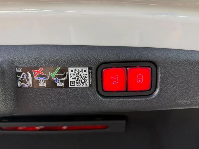 Mercedes-Benz E-Класс Белый Non metallic фото 10