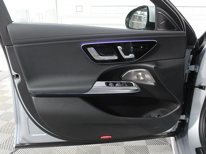 Mercedes-Benz E-Класс Серый Non metallic фото 22