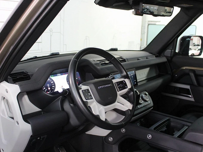 Land Rover Defender 2021 2.0d AT 4WD (200 л.с.) фото 30