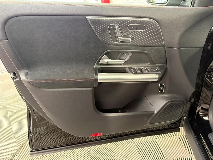 Mercedes-Benz GLA Черный Non metallic фото 14